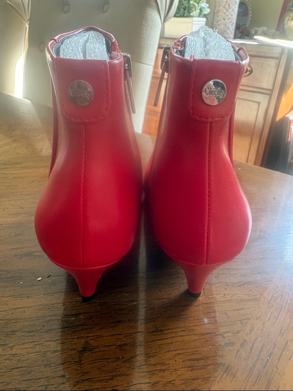 NWT Circus by Sam Edelman red kitten heel booties. Size 6.5 - Picture 3 of 5